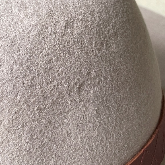 Goorin Bros. Light Tan Felted Wool Ladies Hat, Leather Band, Medium - Picture 9 of 12